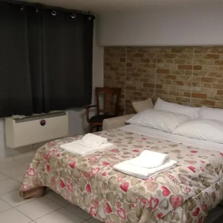 Penzion Monolocale Via Leopardi 3*